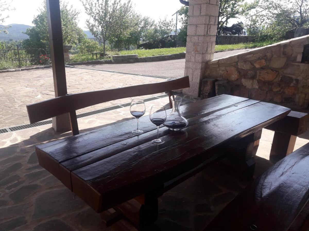 Apartma Oddih Dutovlje Экстерьер фото